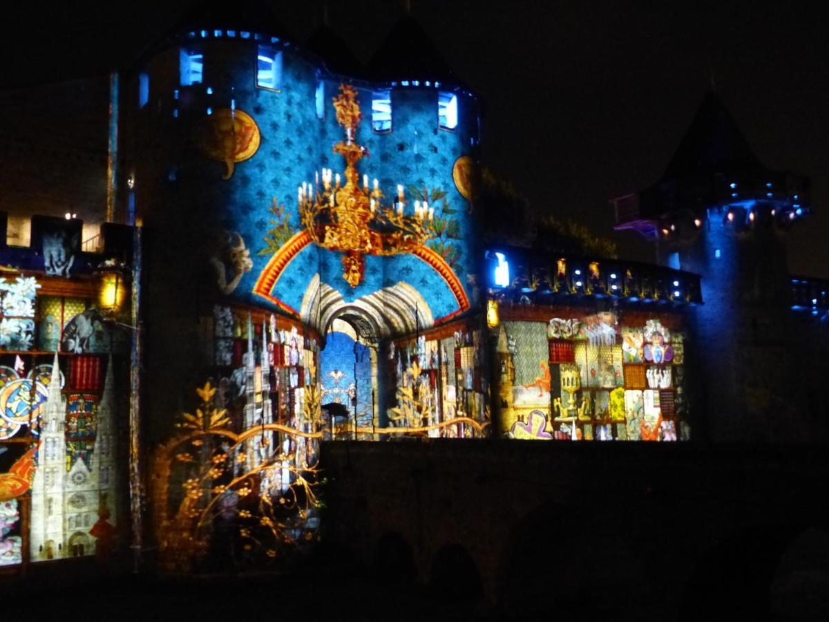 Maison Des Remparts Nichee Sous La Cite Carcassonne Exteriér fotografie